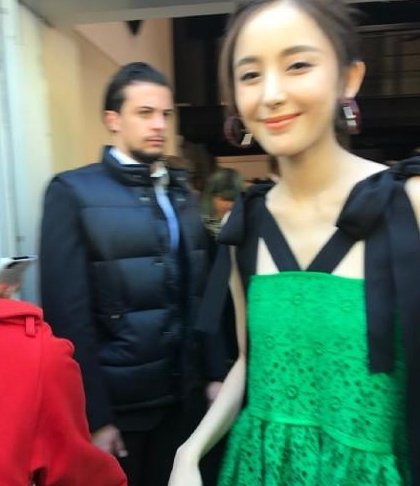 热巴和娜扎到底谁才是真正的新疆美人?