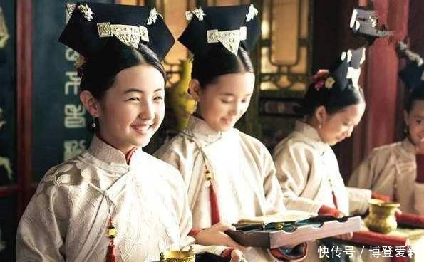 『出嫁』夫人舍不得婢女出嫁,老爷说让她嫁给我当小妾不就解决问题了