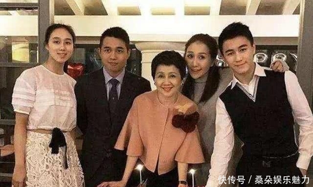  『唯一』心酸的何超盈: 曾自称赌王唯一千金, 却成四太争宠工具, 自毁反抗