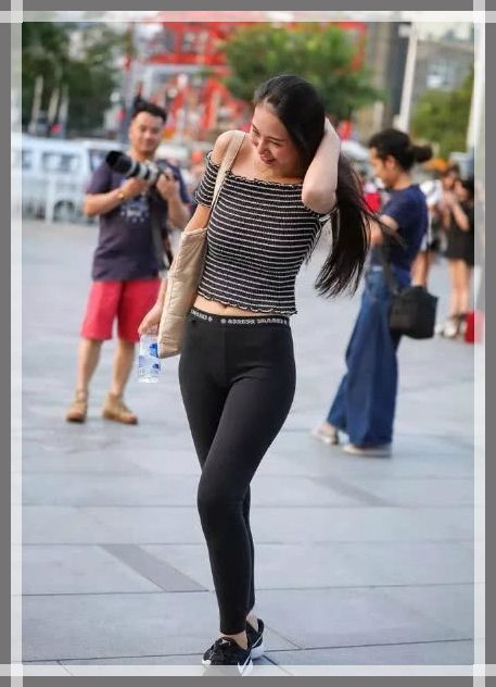 气质小姐姐美似邱淑贞 明媚的微笑倾国倾城