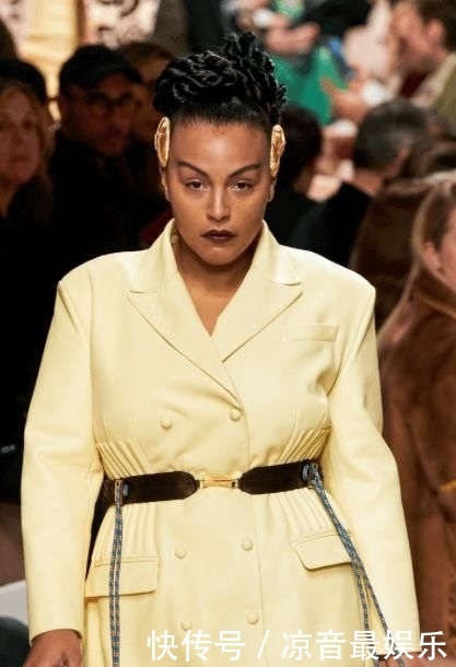 FW20■FENDI FW20 妆容发型展现女性力量《星球大战》发髻成亮点?