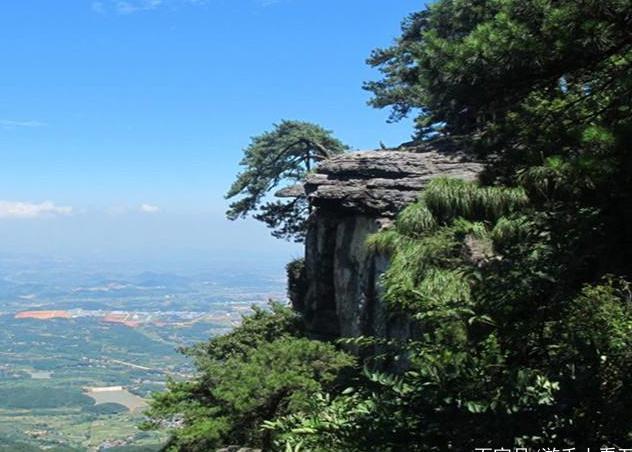 这三座大山让旅途更有意味,壮丽景色与云海,有说不尽的美妙