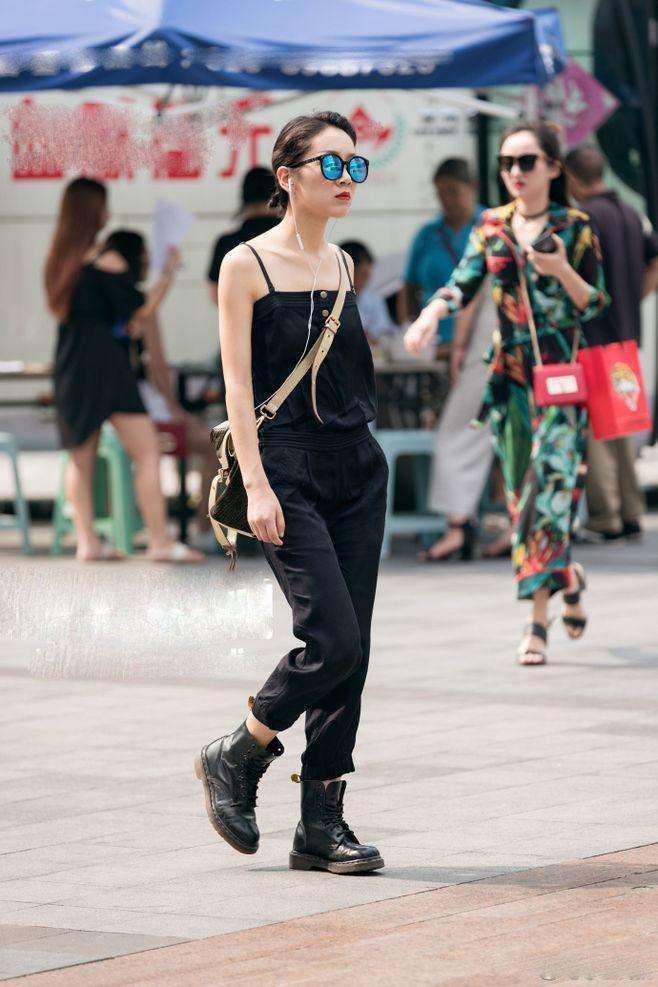 紧身裤展现细节美感, 女人大气时髦, 百看不厌的韵味!