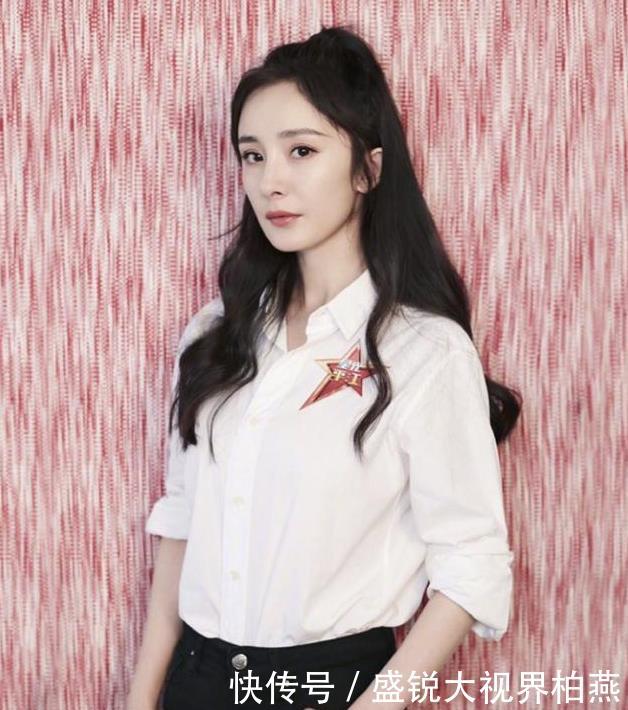 『辣妈』杨幂的好身材,凹凸有致,性感撩人,时尚辣妈却如同元气少女