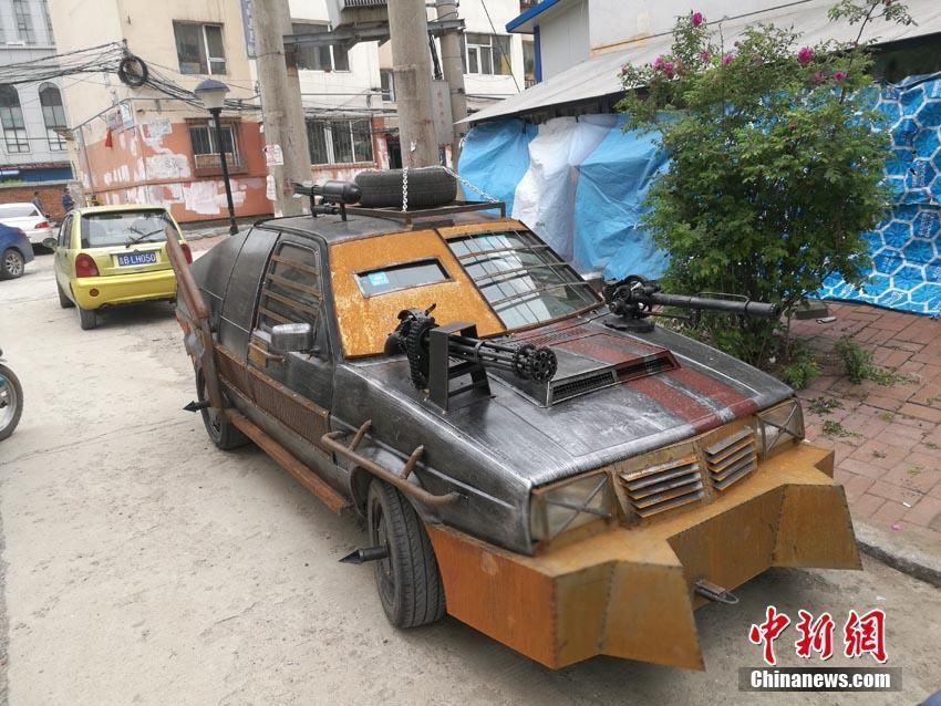 叙利亚战场现自制战车 如同末世科幻片场景