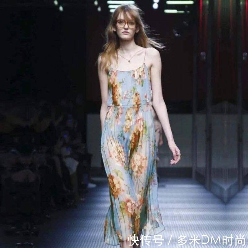 热巴的吊带裙，杨幂的开衩裙，今夏超美的裙子都在这了！