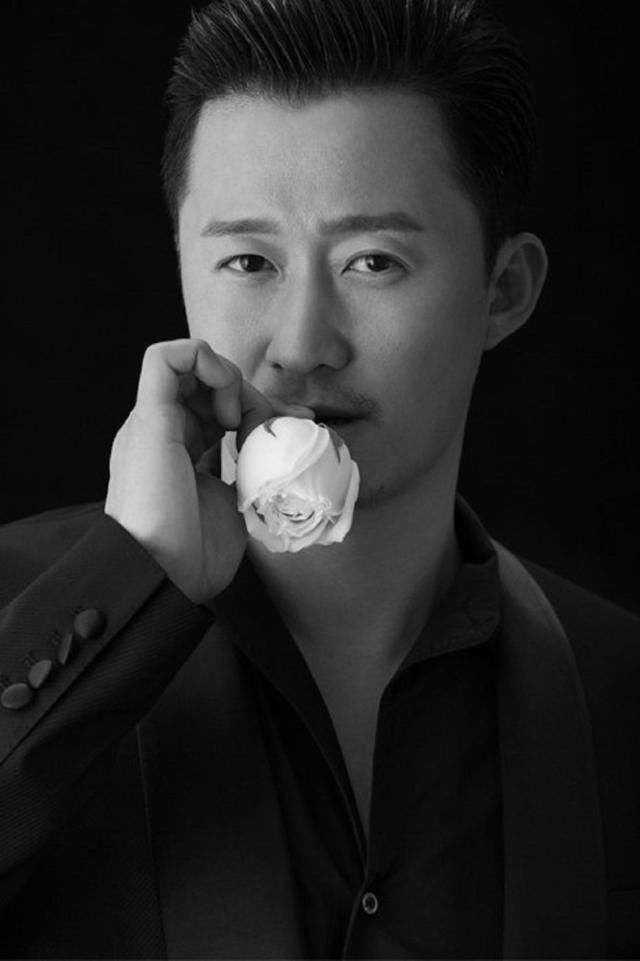 网传吴京去世黑白照片流出是怎么会事？吴京