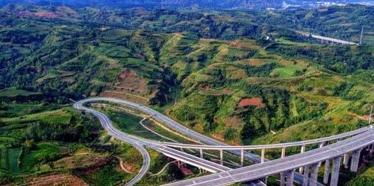  [贯穿]河南打造最美公路，每公里造价1.4亿元，沿途贯穿47个景区