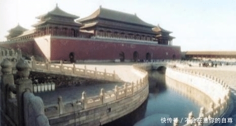 世界第一“巨蟒”,委身于故宫城内,如今已有612岁的高龄!