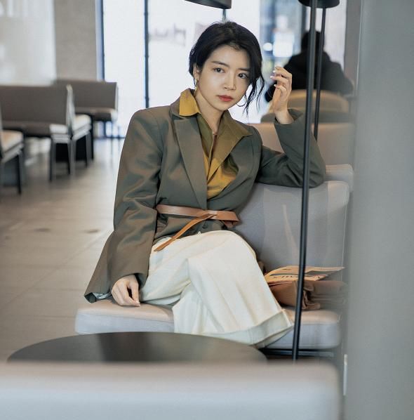 【家里】将家里的毛衣、衬衫都翻出来吧,学三木这样“叠穿”,太美了