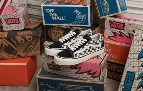 2018流行的运动鞋款式 秋天你怎么能少得了一双经典的板鞋呢