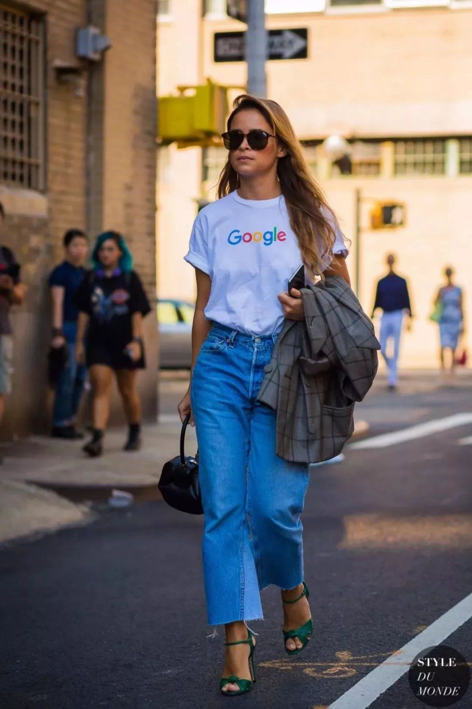 衣柜必备牛仔，夏末秋初就该这么穿!