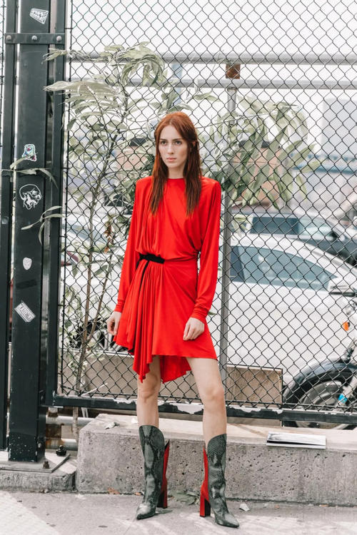 早秋裙子这么穿最时髦！！！