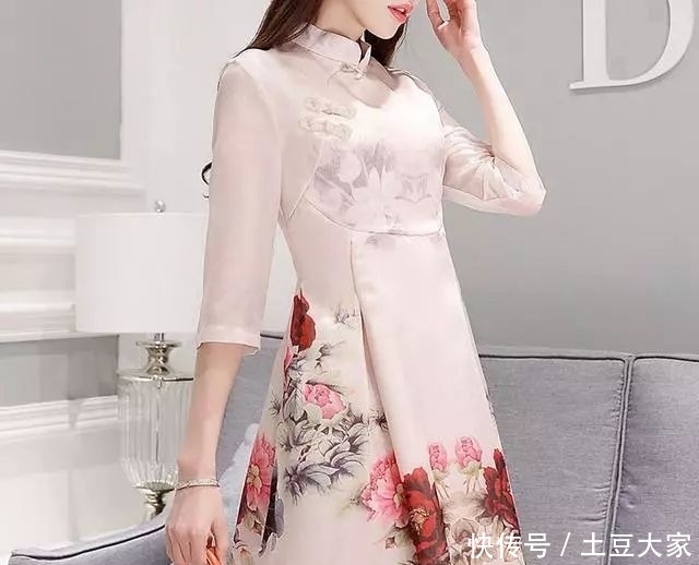  『古典』改良版旗袍中国风连衣裙，着重体现东方女性含蓄优雅的魅力