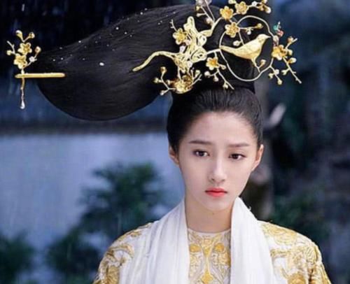  「夸张」古代没有发胶，女孩们那些夸张发型是如何固定的？看完佩服不已