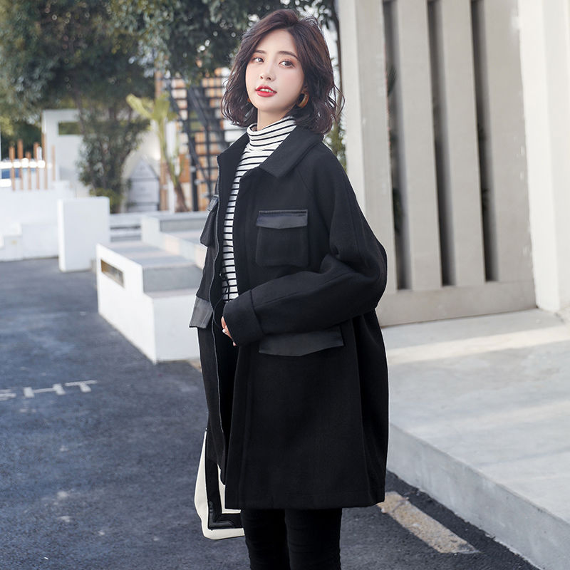 羽绒服已过时了，今年主打呢大衣+短靴，特适合小个子，洋气显高