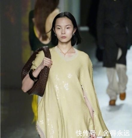  「style」T台or街拍？国模雎晓雯挑战百变style，冷酷且温柔！