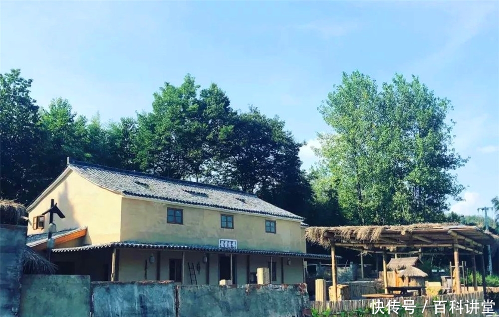 80公里，离杭州最近的中国最美县城，在这可以爬山过日子