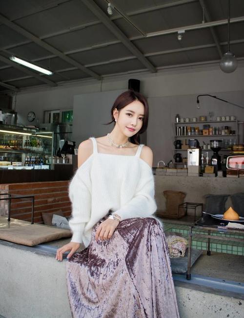 人像摄影：甜美的装扮，精致的容颜，让模特看上去非常的时尚性感