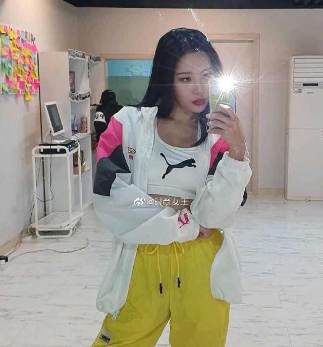  #日常#运动风日常穿搭分享，这位漂亮姐姐实在太会穿