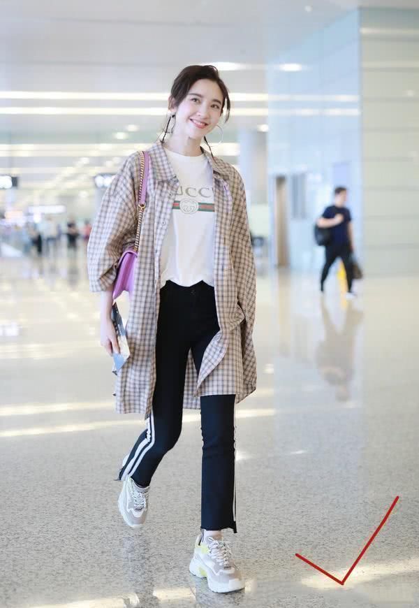  『反倒』身型合乎这几个方面的妹纸，最好不要穿老爸鞋，不但不潮反倒会很土