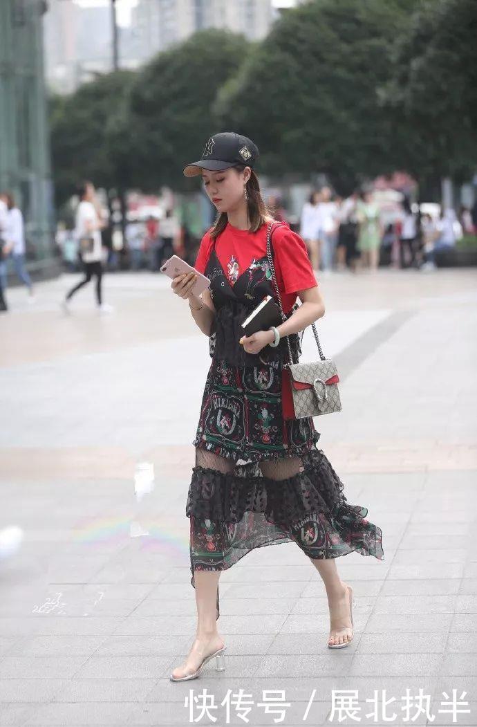  气质|街拍丨气质女生穿搭高跟鞋