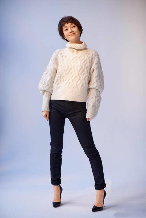 被马伊琍惊艳了，一身木槿花睡衣气场开挂，高级感挡不住