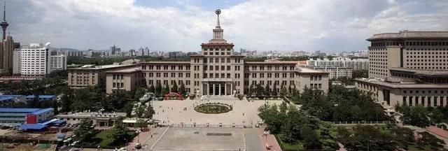 从教堂洋楼到鸟巢大裤衩：我们画了史上最全的“北京洋建筑地图”