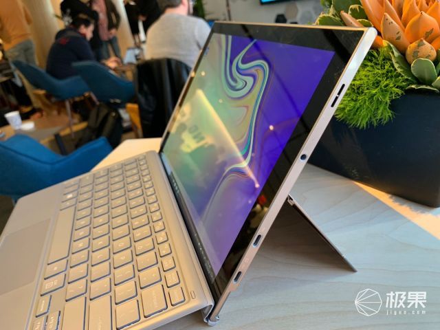 对标Surface Pro 6!三星Galaxy Book 2发布，售价6945元