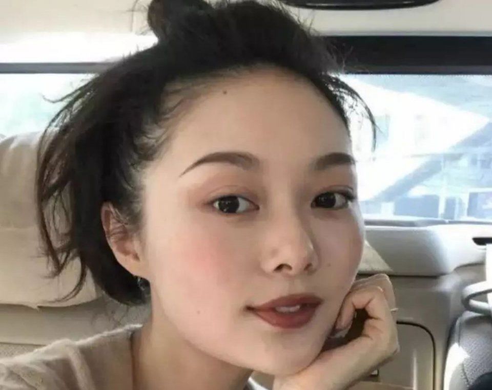 曾经的豆瓣女神变这样了?她炒火的油画妆才是真无敌!