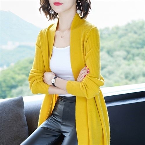 难怪，老婆把毛衣扔了，刚上新针织衫，搭配小脚裤，想不嫩都难啊