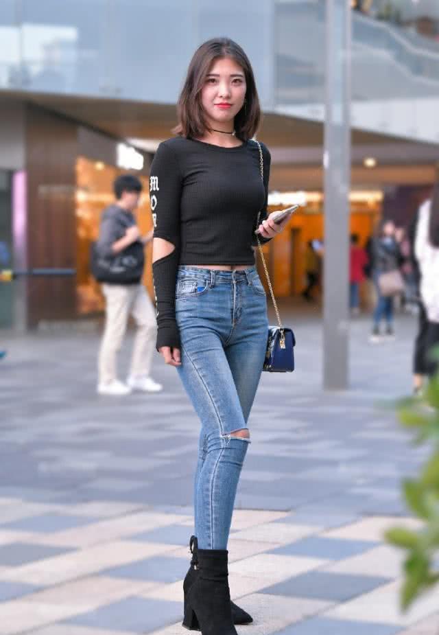  『美女』牛仔裤展现时尚活力的气息, 简约清爽又落落大方的感觉