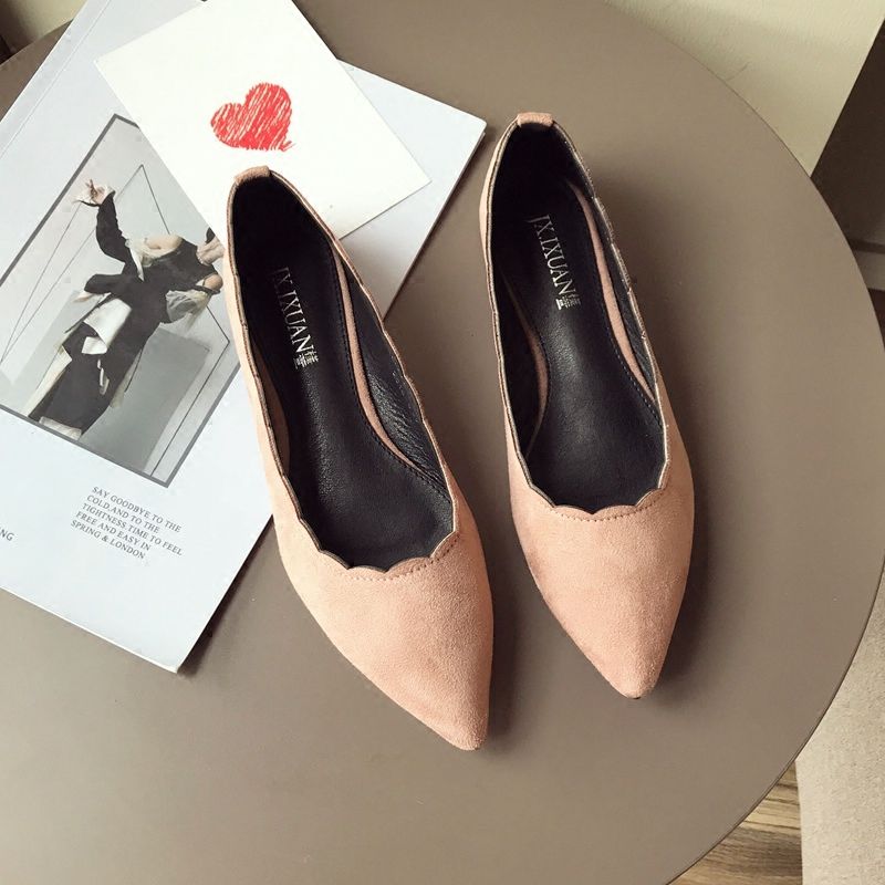 总以为女人穿高跟鞋才妩媚，看到嫂子的高跟鞋，这么白头一次见