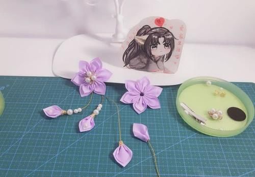  「花瓣流苏」宝贝的发饰不用愁了，教你用丝带做手工花朵流苏发夹