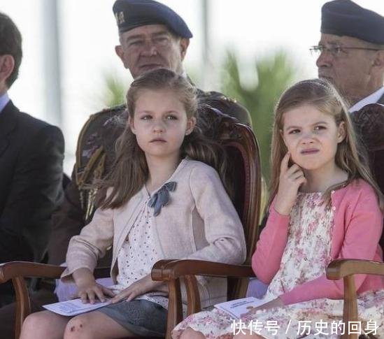 西班牙公主当着2000士兵打哈欠,妈妈尴尬笑,注