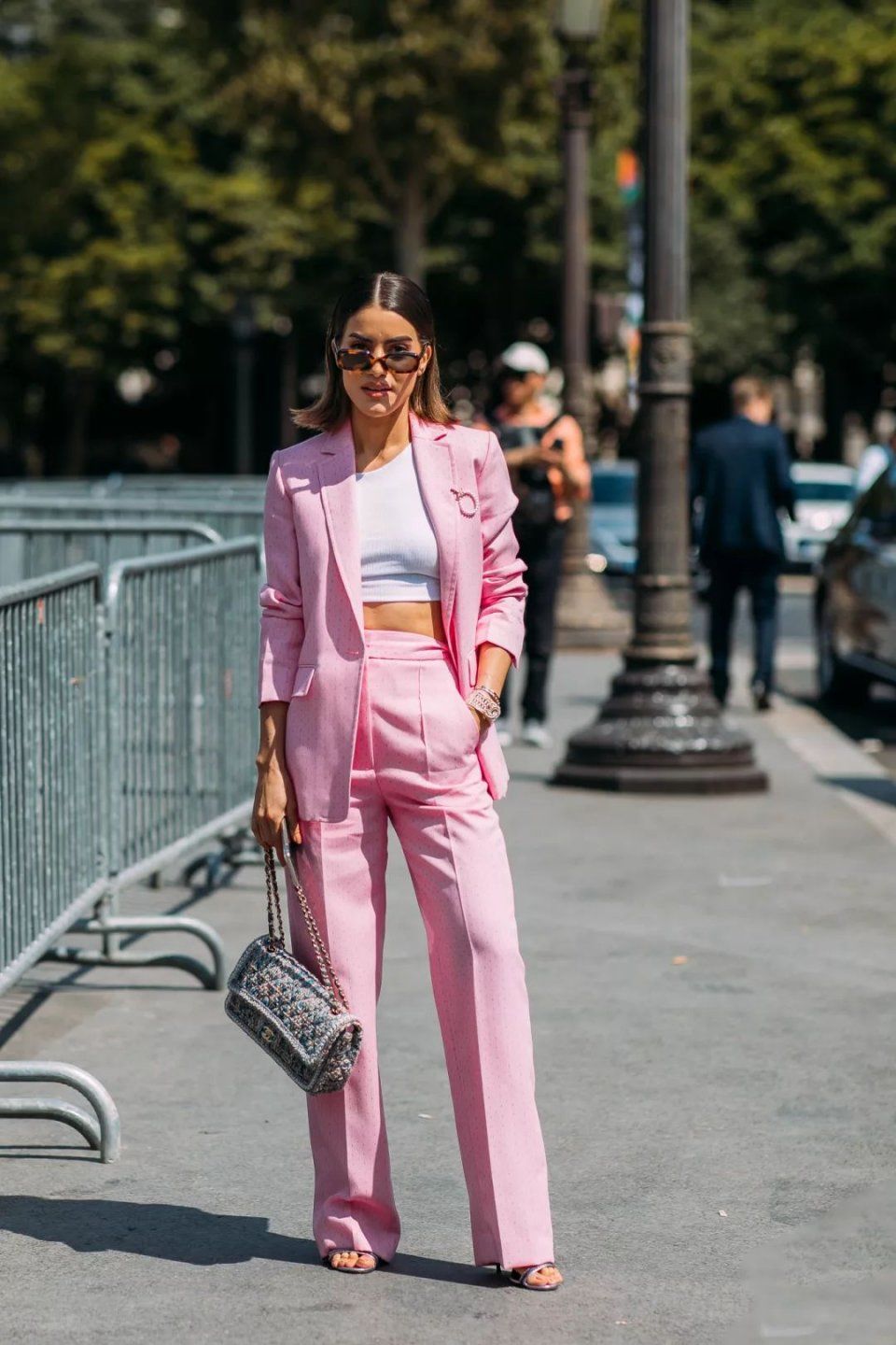 初秋穿阔腿裤，这3款绝不能碰!谁穿谁矮胖...