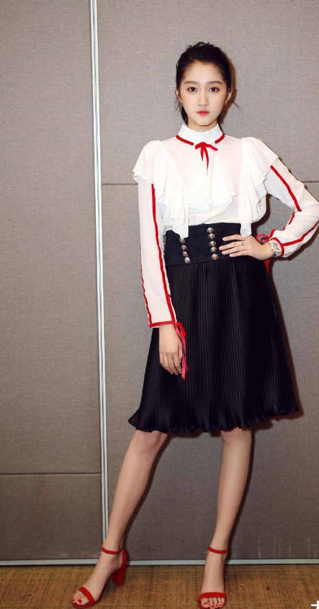 景甜杨幂关晓彤的红色高跟鞋,让一众网友眼馋不已