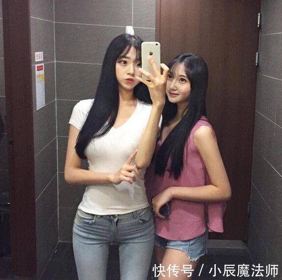  『气质』小姐姐穿紧身牛仔裤，穿出了柔情的女人味，衬托出优雅高贵的气质！