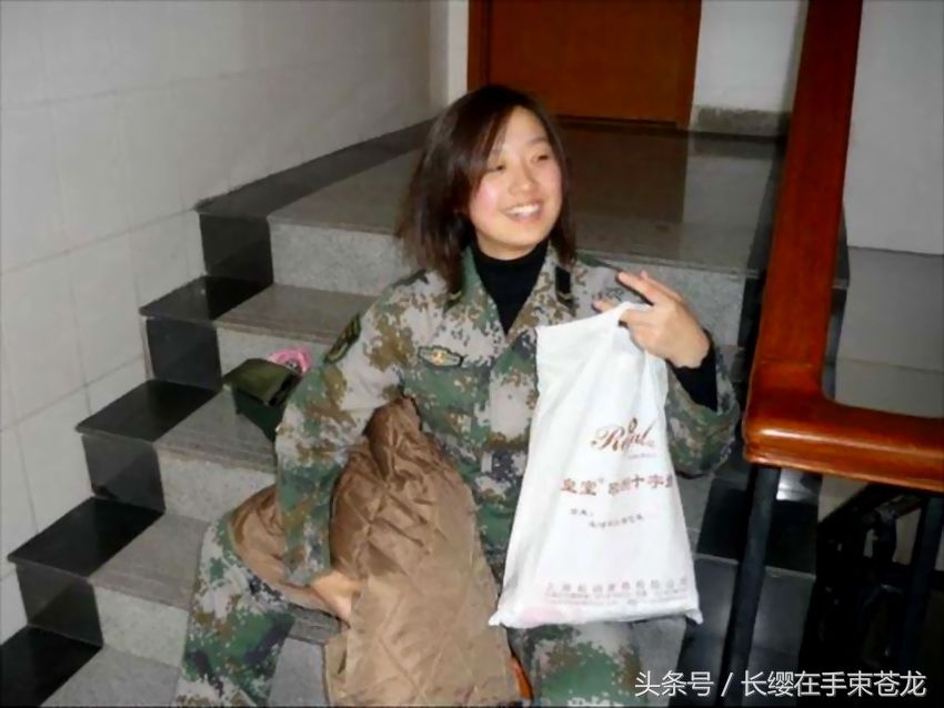 看中美女兵宿舍有啥不一样