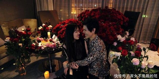 向佐郭碧婷庆祝恋爱一周年