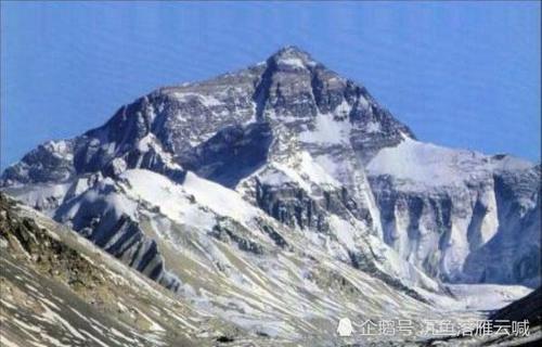 在攀登珠穆朗玛峰时，同伴不小心摔倒了，千万不能扶