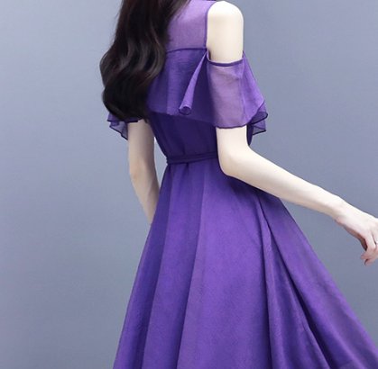 刚入伏，再没钱也得买件清凉装，要不怎么度过40天气，贼凉爽