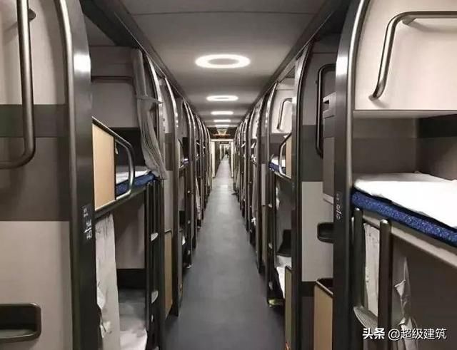 中国高铁双层动车组横空出世，指标超越新干线！