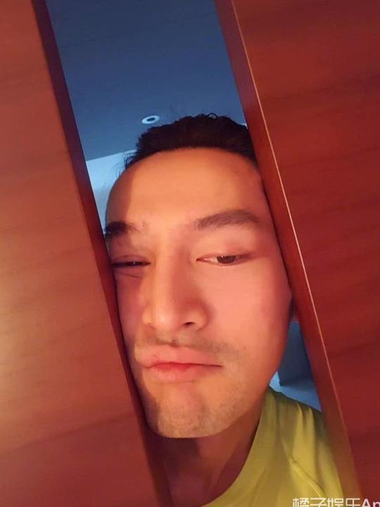 胡歌微博晒自拍被粉丝质疑 07快男合体引发回忆杀