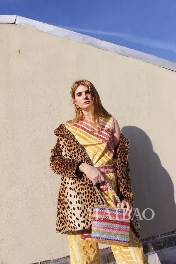 省钱| 还买什么奢侈品!奶奶辈的包包现在拎起来超时髦!