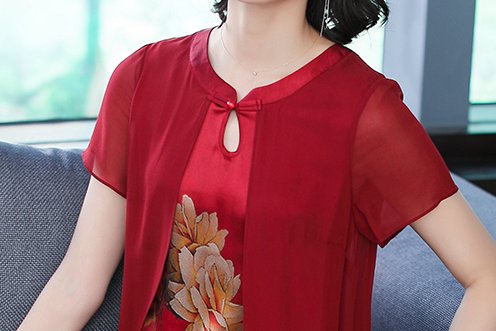 几款改良旗袍拥有浪漫情怀，文艺淑女的气质