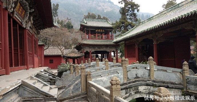 “最”奢侈的寺庙,仿佛到了紫禁城,里面还雕刻了9999条龙