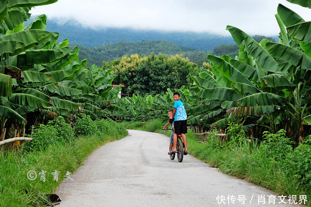小心翼翼进入金山角，遇到荷枪实弹的军警，听说是中国人，结果变