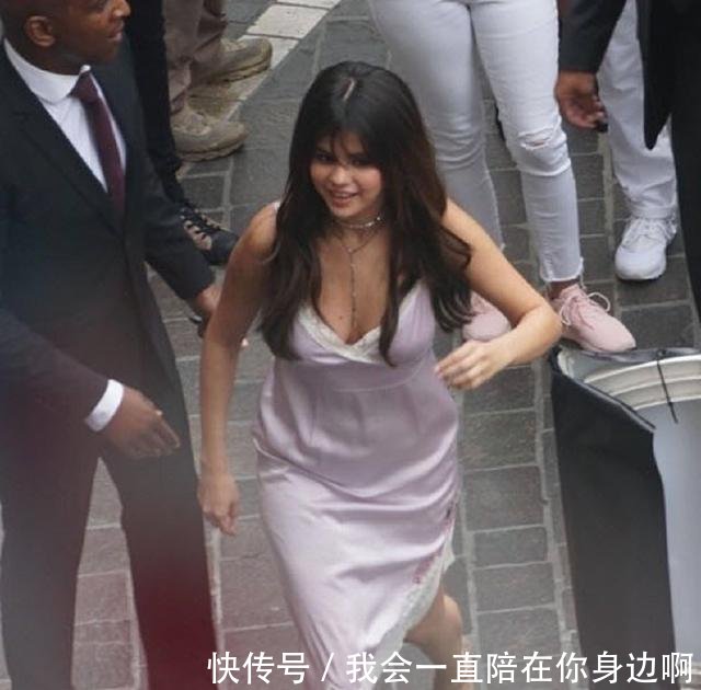 谁说赛琳娜变胖了一袭吊带裙穿出迷人线条,比伯这次亏大了!