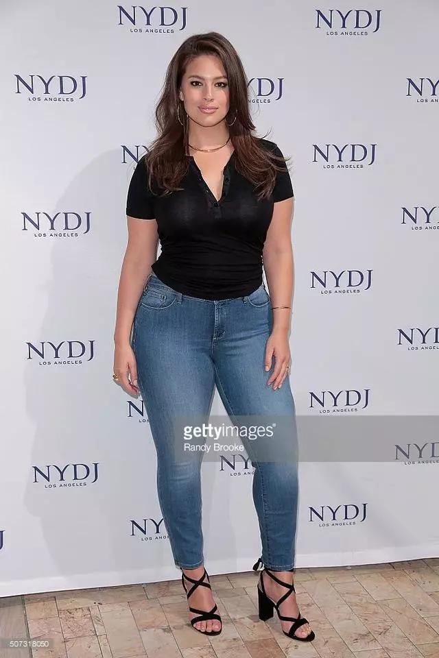 “史上最胖超模”体重高达170斤，却是全球性感尤物